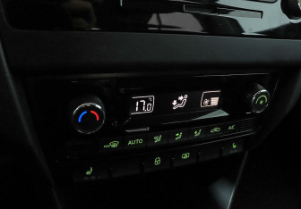 Подержанный автомобиль Skoda Rapid Liftback 2016 года (10 фото)