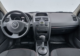 Подержанный автомобиль Renault Megane Sedan 2007 года (12 фото)