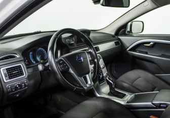 Подержанный автомобиль Volvo XC70 2014 года (10 фото)