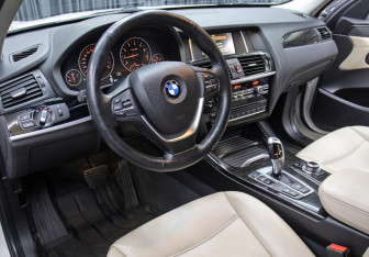 Подержанный автомобиль BMW X3 2016 года (16 фото)