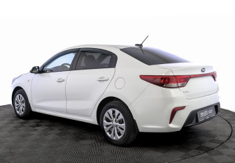 Подержанный автомобиль Kia Rio Sedan 2019 года (7 фото)
