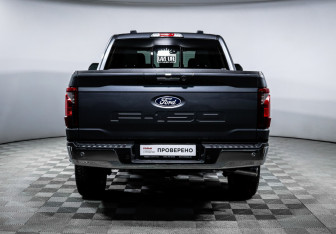 Подержанный автомобиль Ford F-150 2024 года (6 фото)