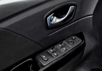 Подержанный автомобиль Renault Kaptur 2022 года (19 фото)