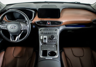 Подержанный автомобиль Hyundai Santa Fe 2021 года (11 фото)