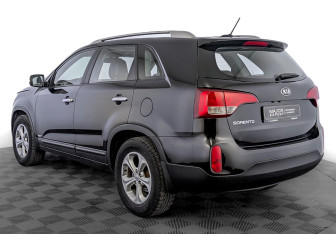 Подержанный автомобиль Kia Sorento 2019 года (7 фото)