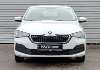 Подержанный автомобиль Skoda Rapid Liftback 2021 года (2 фото)
