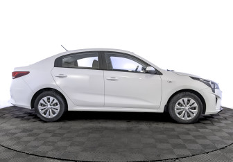 Подержанный автомобиль Kia Rio Sedan 2021 года (4 фото)