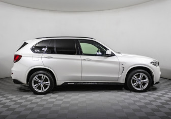 Подержанный автомобиль BMW X5 2016 года (4 фото)