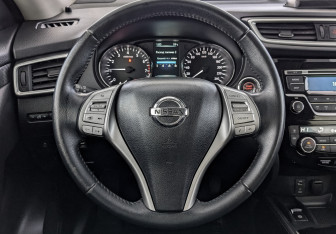 Подержанный автомобиль Nissan X-Trail 2017 года (21 фото)