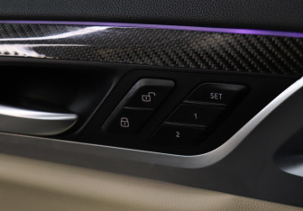 Подержанный автомобиль BMW X4 2021 года (17 фото)