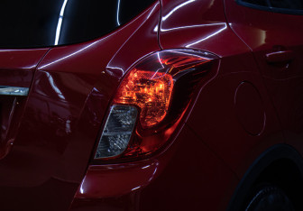 Подержанный автомобиль Opel Mokka 2015 года (24 фото)