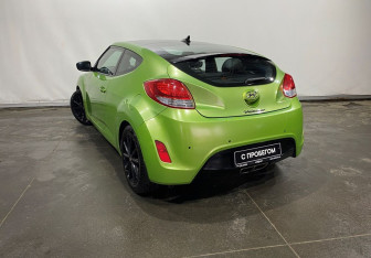 Подержанный автомобиль Hyundai Veloster 2013 года (6 фото)