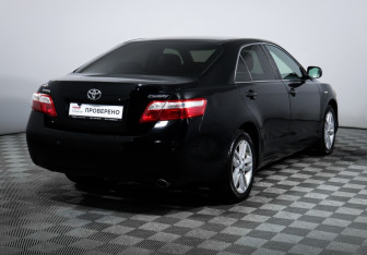 Подержанный автомобиль Toyota Camry Sedan 2008 года (5 фото)