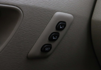 Подержанный автомобиль Toyota Venza 2013 года (15 фото)