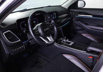 Подержанный автомобиль Kia Seltos 2024 года (15 фото)