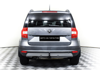 Подержанный автомобиль Skoda Yeti 2018 года (6 фото)