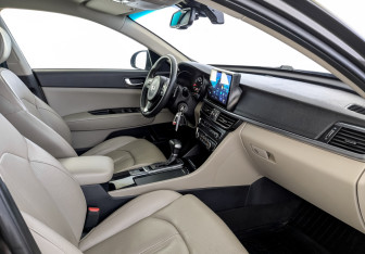 Подержанный автомобиль Kia Optima Sedan 2017 года (11 фото)