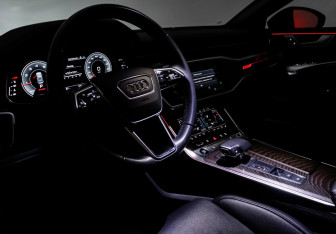 Подержанный автомобиль Audi A7 2021 года (25 фото)