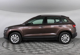 Подержанный автомобиль Skoda Karoq 2020 года (8 фото)
