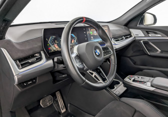 Подержанный автомобиль BMW X2 2024 года (16 фото)