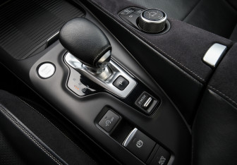 Подержанный автомобиль Infiniti QX50 2018 года (24 фото)