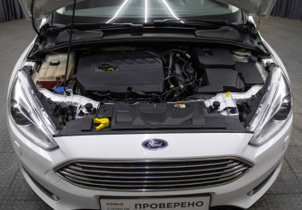 Подержанный автомобиль Ford Focus Hatchback 2017 года (9 фото)