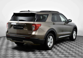 Подержанный автомобиль Ford Explorer 2020 года (3 фото)