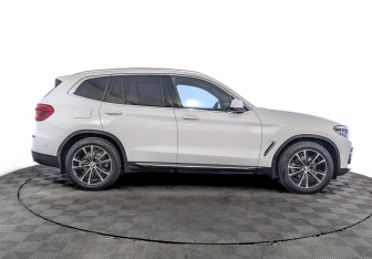 Подержанный автомобиль BMW X3 2020 года (4 фото)