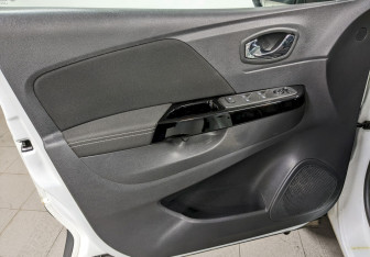 Подержанный автомобиль Renault Kaptur 2020 года (11 фото)