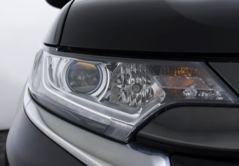 Подержанный автомобиль Mitsubishi Outlander 2021 года (19 фото)