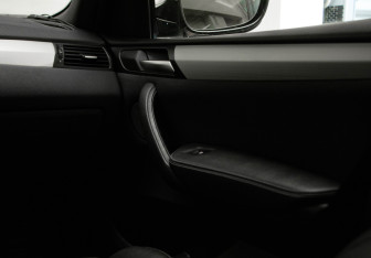 Подержанный автомобиль BMW X3 2012 года (26 фото)