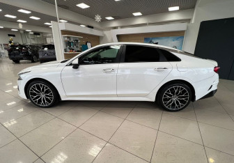 Подержанный автомобиль Kia K5 2020 года (8 фото)