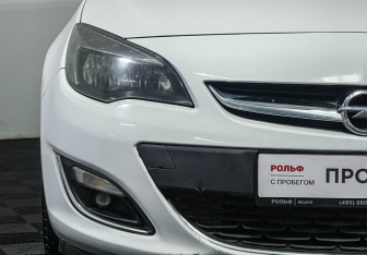 Подержанный автомобиль Opel Astra Hatchback 2014 года (15 фото)