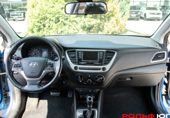 Подержанный автомобиль Hyundai Solaris Sedan 2017 года (10 фото)