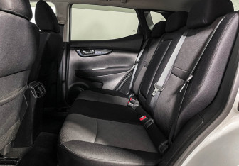 Подержанный автомобиль Nissan Qashqai 2016 года (10 фото)