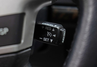 Подержанный автомобиль Toyota Land Cruiser Suv 2013 года (20 фото)