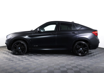 Подержанный автомобиль BMW X6 2019 года (8 фото)