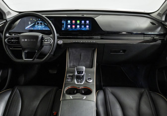 Подержанный автомобиль Omoda C5 2024 года (12 фото)