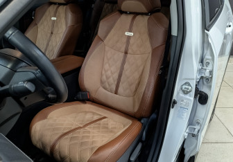 Подержанный автомобиль Toyota RAV4 2020 года (20 фото)