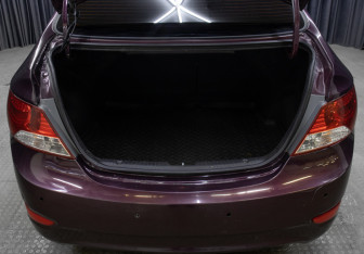 Подержанный автомобиль Hyundai Solaris Sedan 2013 года (10 фото)