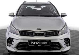 Подержанный автомобиль Kia Rio Hatchback 2021 года (2 фото)