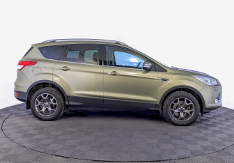 Подержанный автомобиль Ford Kuga 2013 года (4 фото)