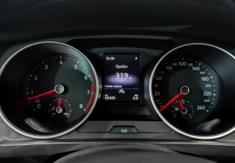 Подержанный автомобиль Volkswagen Tiguan 2020 года (13 фото)