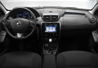 Подержанный автомобиль Nissan Terrano 2019 года (8 фото)