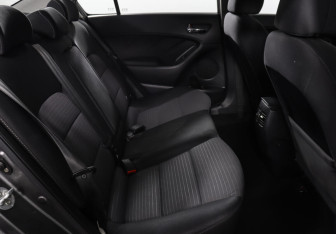 Подержанный автомобиль Kia Cerato Sedan 2013 года (14 фото)