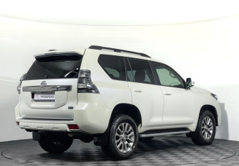 Подержанный автомобиль Toyota Land Cruiser Prado 2017 года (5 фото)