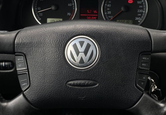 Подержанный автомобиль Volkswagen Passat Wagon 2003 года (15 фото)