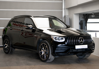 Подержанный автомобиль Mercedes-Benz GLC AMG 2021 года (3 фото)