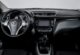 Подержанный автомобиль Nissan Qashqai 2014 года (12 фото)