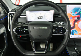 Подержанный автомобиль Jaecoo J7 2023 года (9 фото)